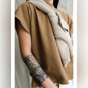 Le Bon Shoppe Jeanne Tee in Tobacco